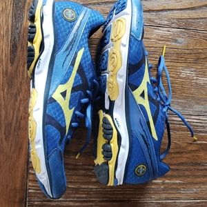 Mizuno Wave Rider